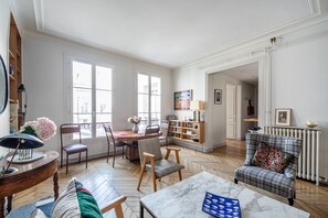Interior - Opera Home - Two Bedroom Apartment, Sleeps 4 (Paris)