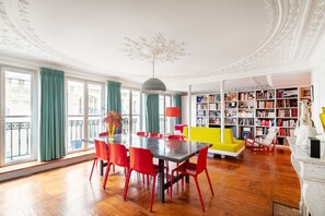 Dining - Montmartre Home - Two Bedroom Apartment, Sleeps 3 (Paris)