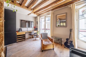 Interior - Montorgueil Cosy - One Bedroom Apartment, Sleeps 2 (Paris)