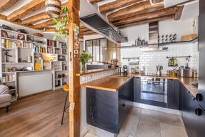 Fridge, oven, dishwasher, coffee/tea maker - Montorgueil Cosy - One Bedroom Apartment, Sleeps 2 (Paris)