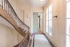 Interior - Île Saint Louis Luxury (Paris)