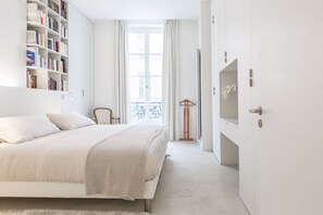 2 bedrooms, iron/ironing board, free WiFi, bed sheets - Île Saint Louis Luxury (Paris)