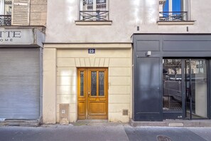 Exterior detail - Opéra Style - One Bedroom Apartment, Sleeps 2 (Paris)