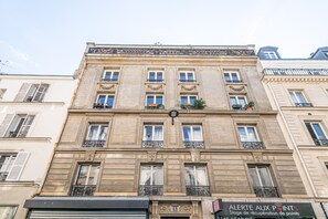 Exterior - Bon Marché Mayet - One Bedroom Apartment, Sleeps 4 (Paris)
