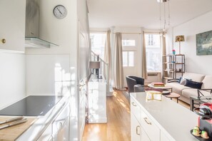 Interior - Bon Marché Sevres - Two Bedroom Apartment, Sleeps 4 (Paris)