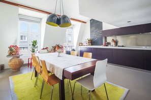Dining - Batignolles Home - Three Bedroom Apartment, Sleeps 8 (Paris)