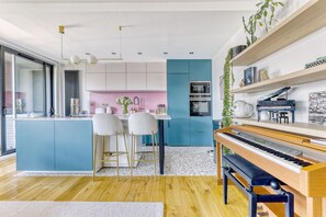 Fridge, microwave, oven, dishwasher - L'Atelier de Sèvres - 2 places de parking (Boulogne-Billancourt)