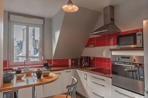 Kühlschrank, Mikrowelle, Ofen, Geschirrspüler