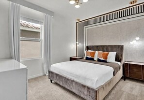 Room - Luxury Themed Villa w/ Pool, Game Room, Resort (Davenport)