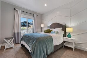 5 bedrooms, desk, iron/ironing board, WiFi - Serenity Now! | Ideal Beach, Hot Tub, Games, BBQ, Amazing Views! (Garden City)