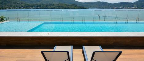 Apartment | Pool | Outdoor pool