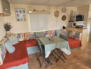 Dining - Vrbo Property (Sainte-Croix-du-Verdon)