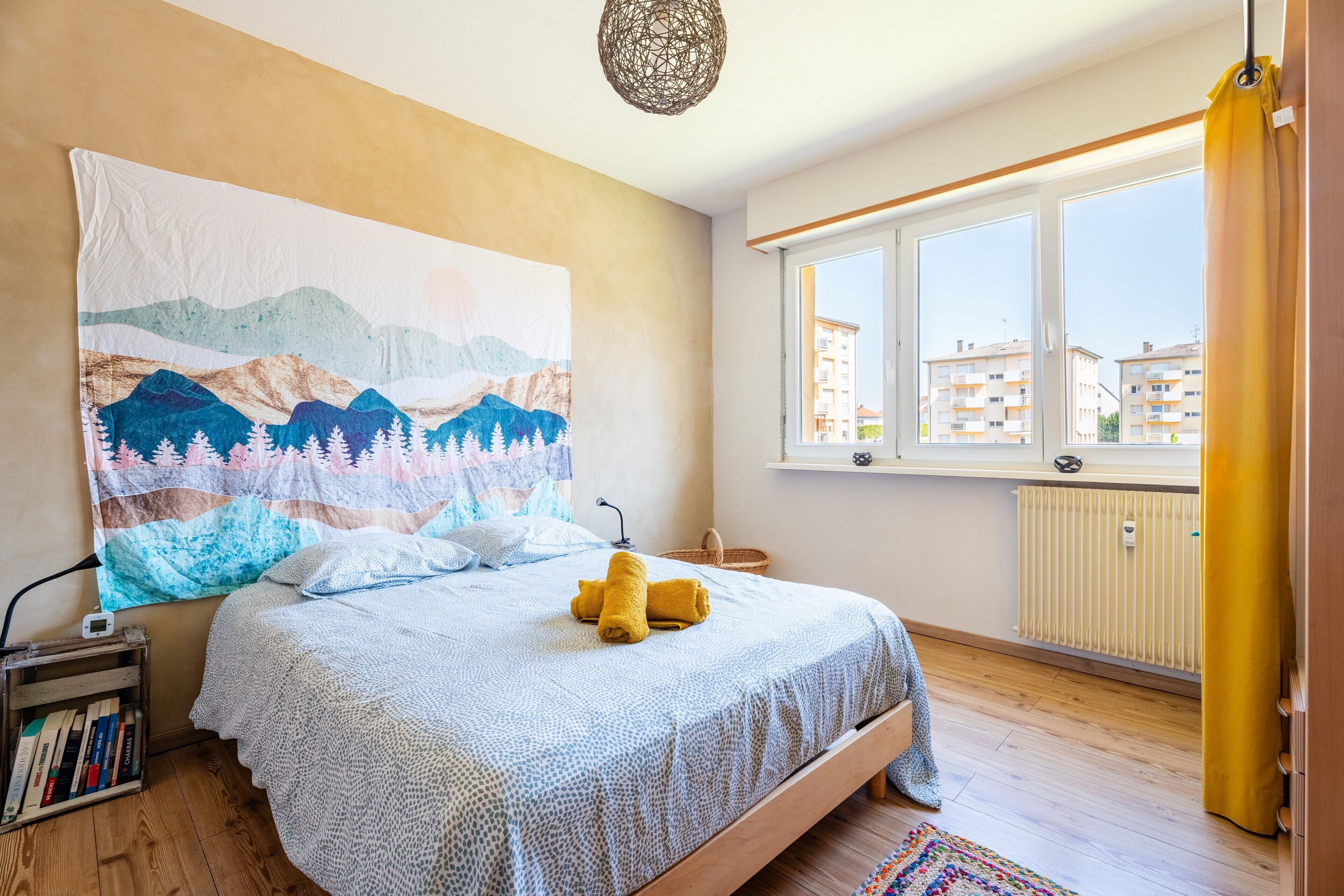 1 slaapkamer, een strijkplank/strijkijzer, wifi, beddengoed