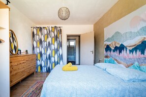 1 chambre, fer et planche à repasser, Wi-Fi, draps fournis