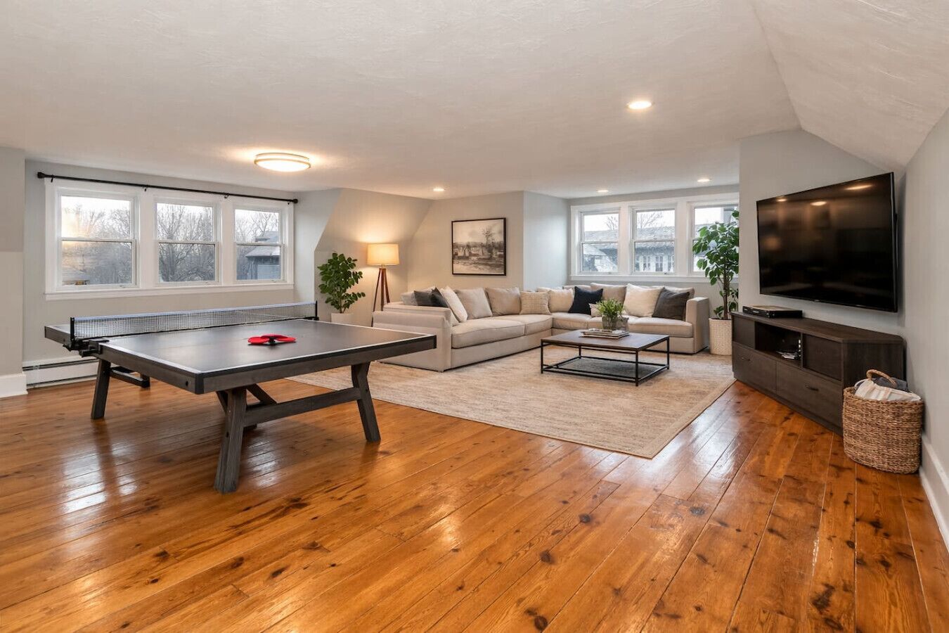 Hocus Pocus Hideaway On Salem Commons W/ Game Room - Beverly, MA
