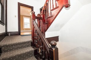 Interior - Hocus Pocus Hideaway on Salem Commons w/ Game Room (Salem)