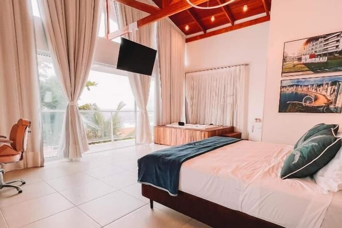 Suite, balcón, vista al mar