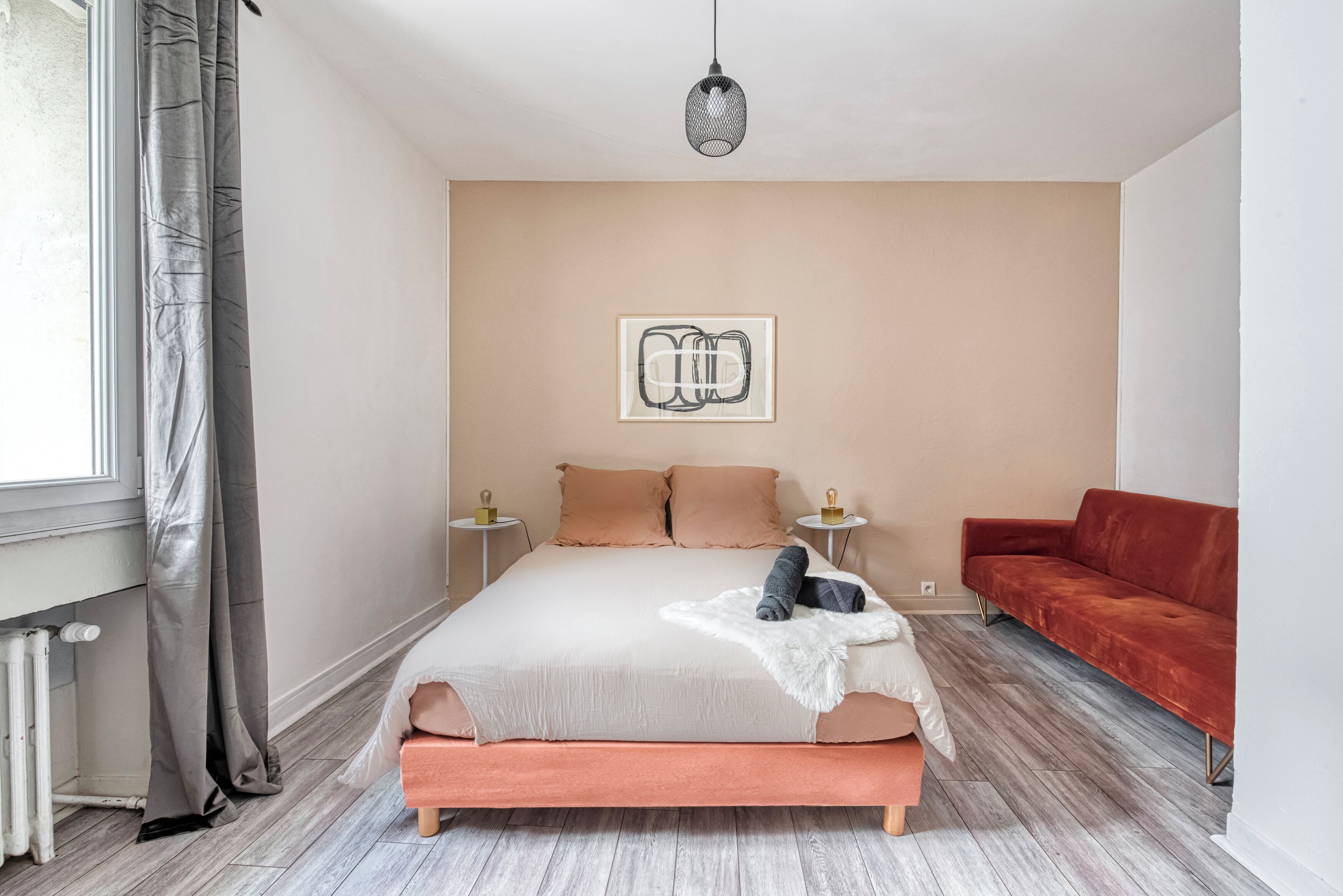 6 chambres, fer et planche à repasser, lit parapluie, Wi-Fi gratuit