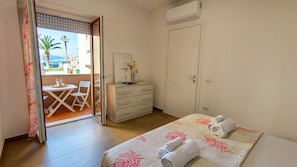 Room - Corallia - One Bedroom Apartment, Sleeps 4 (Alghero)