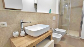 Bathroom - Ondilla - Studio Apartment, Sleeps 2 (Alghero)