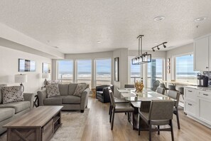 TV, fireplace, offices - Promenade 403 - Oceanfront Oasis - Magical Views (Seaside)