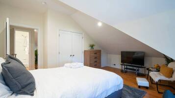 1 habitación, tabla de planchar con plancha, wifi y ropa de cama
