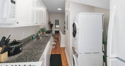 1 Bdrm Apt for Perfect Lil Getaway w/Free Parking