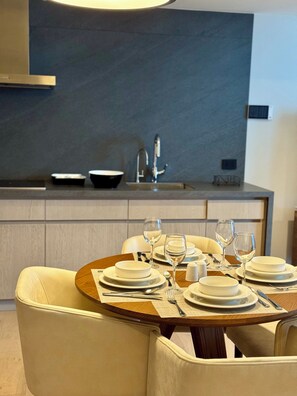 Dining - IKan Hub | Select Skyline Suite Near WTC Share Sabe (Ciudad de México)