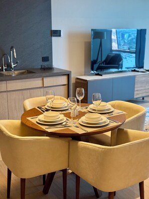 Dining - IKan Hub | Select Skyline Suite Near WTC Share Sabe (Ciudad de México)