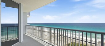 "Heaven on Top" – 15th-Floor Gulf Views, Pool & Hot Tub , Steps to Beach
