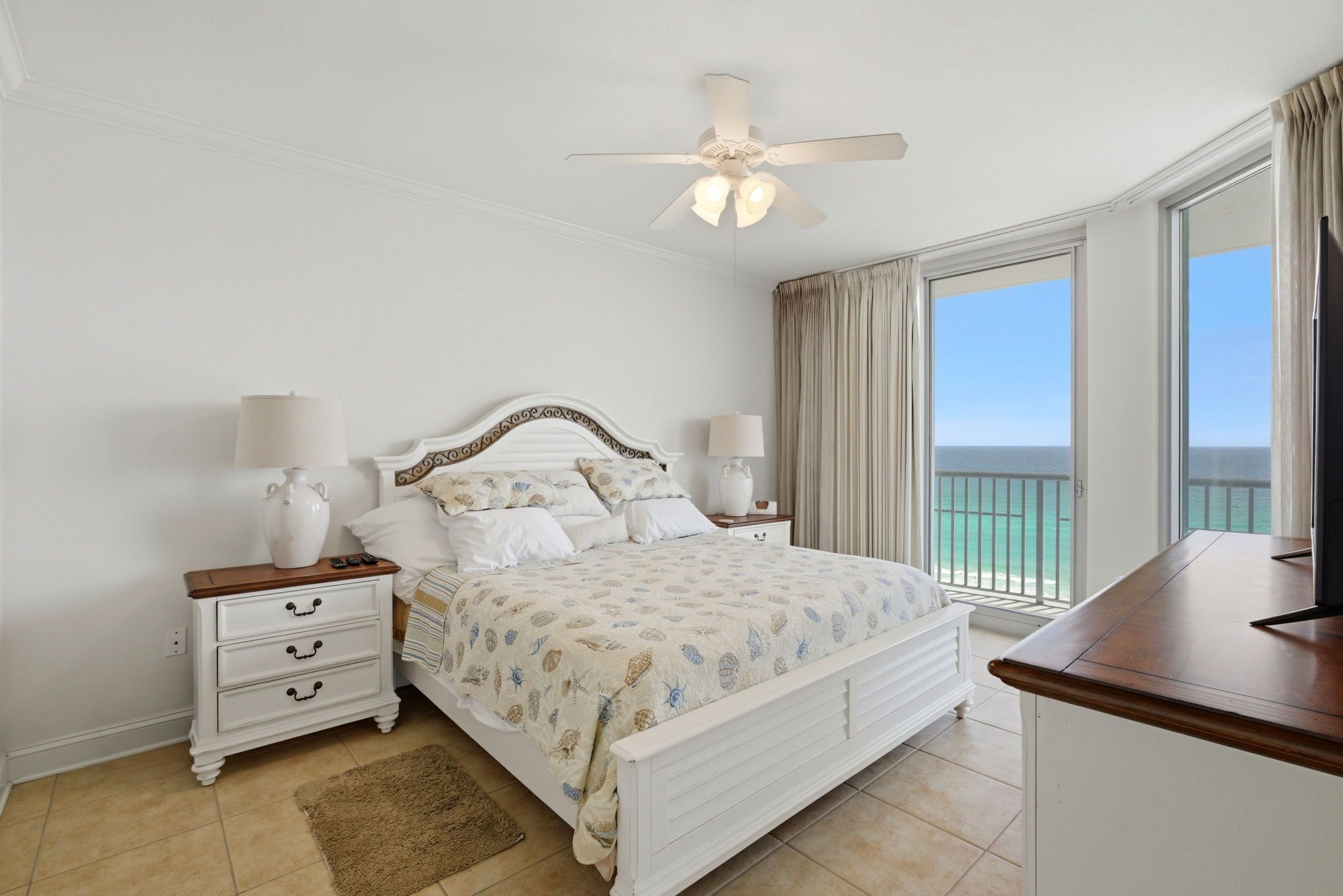 3 chambres, bureau, Wi-Fi gratuit, draps fournis