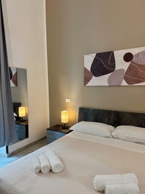 Standard Triple Room | Blackout drapes, iron/ironing board, free WiFi - Bosuites Rome (Rome)