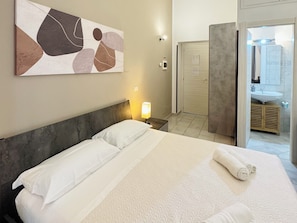 Standard Triple Room | Blackout drapes, iron/ironing board, free WiFi - Bosuites Rome (Rome)