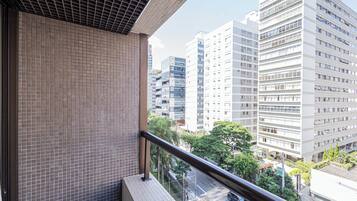 Basic Studio, City View | Property grounds