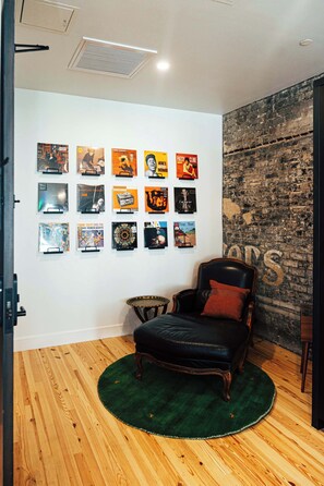 Interior - Loft 301 The William - 3rd Ave Views - Carrigans (Birmingham)