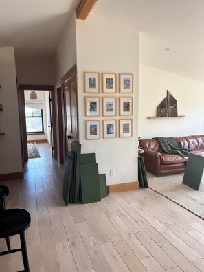 Interior - Serene Mountain guesthouse above Lake Chelan, Family Friendly (Chelan)