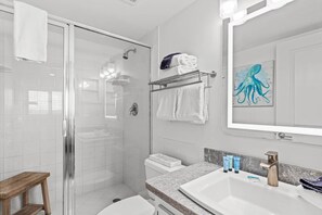 Hair dryer, towels, soap, shampoo - Pinnacle Port, Unit C3-601 (Panama City Beach)