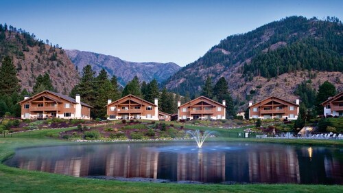 Leavenworth 2BR Mountain Villa – Full Kitchen, Balcony & Near Bavarian Village