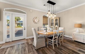 Dining - Pearl Shores Villa🌞Emerald Shores👙Beach Access (Miramar Beach)