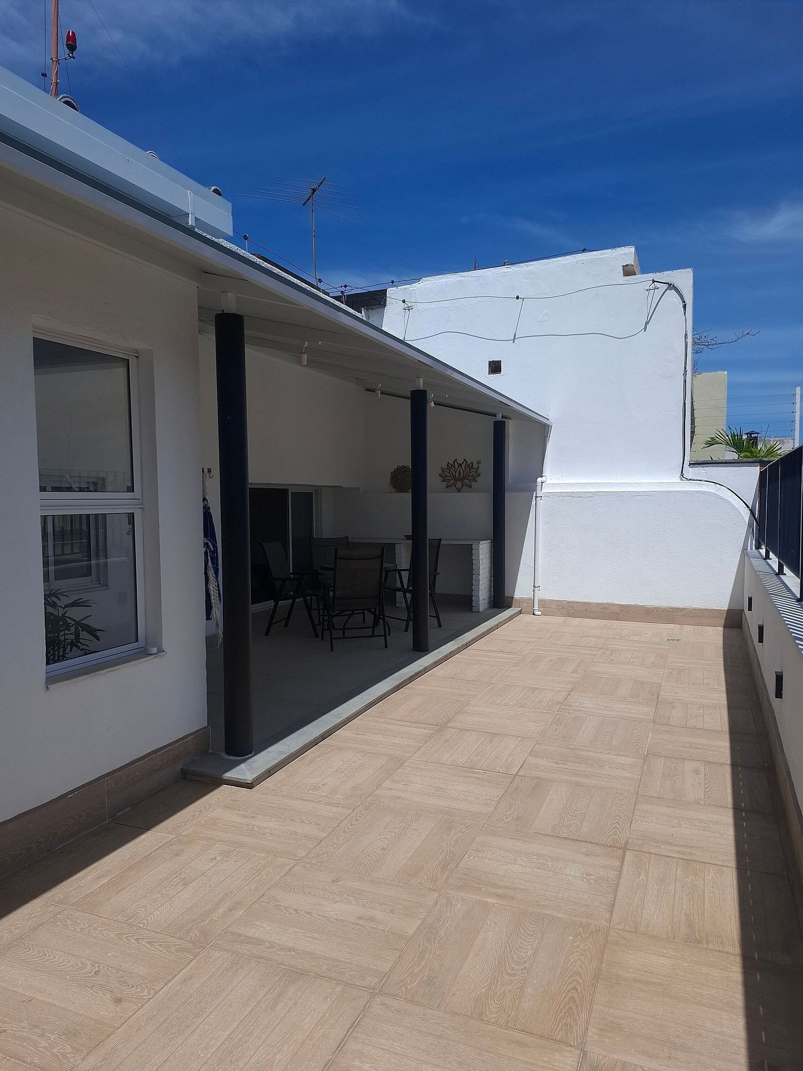 Novo Apartamento Cobertura entre Copacabana e Ipanema | Outdoor dining