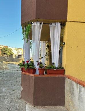 تفاصيل الفندق من الخارج