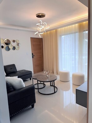 Living area - Modern Luxury Stay Near City w/ Pool, AC & Fast WiFi (Gurabo)