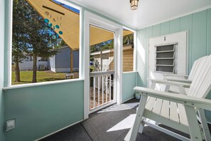 Terrace/patio - Resting Beach Face | Dog Friendly OKI (Oak Island)