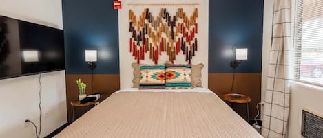 Travel crib, WiFi, bed sheets