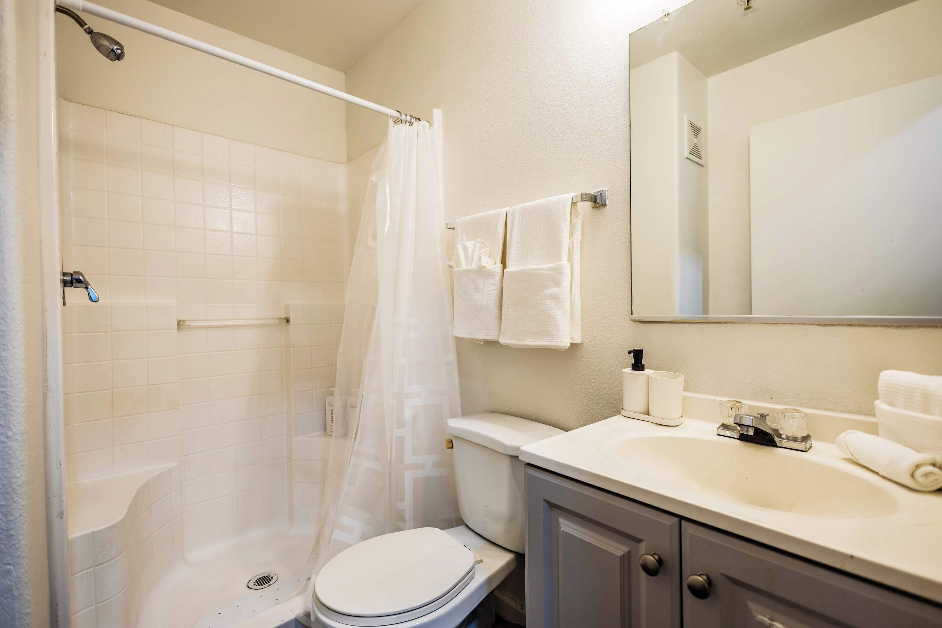 Shower, towels, shampoo