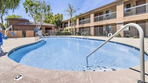 Pool - Desert Studio | Fast WiFi, Gym & Kitchen (Tolleson)