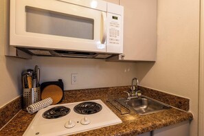 Coffee/tea maker, fridge, oven, stovetop - Brand New Studio | Fast WiFi | Near I-10 (Tolleson)