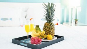 Room - Poolside Studio A in Safir, Malmok Area and Beach (Noord)