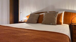 3 bedrooms, iron/ironing board, Internet, bed sheets - Orange Blossom Villa (Albufeira)