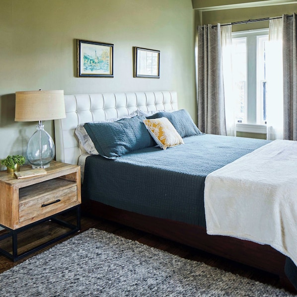 Room - Apt3@EdenBrae- Featured in Birmingham Magazine (Birmingham)